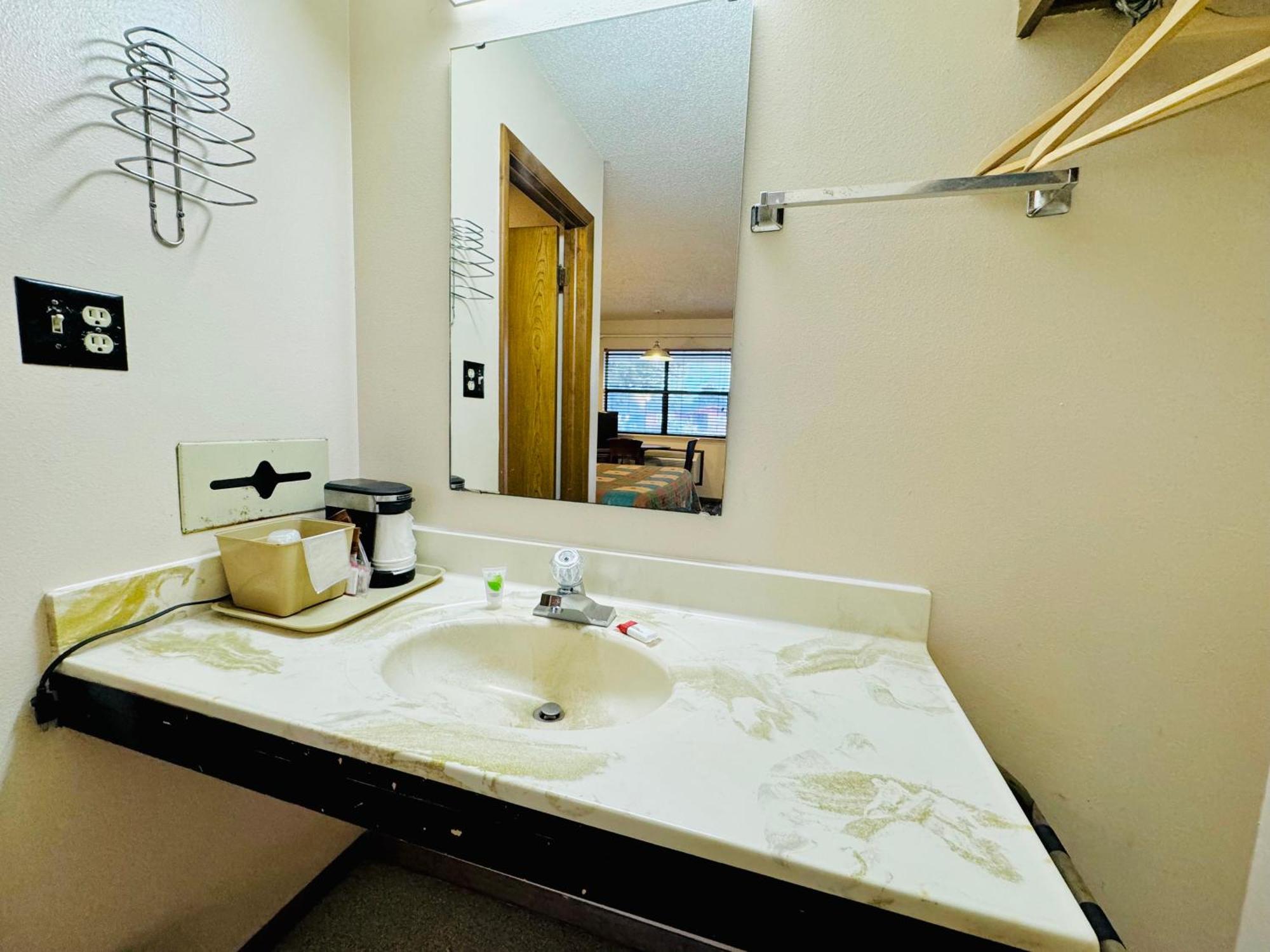 Americas Best Value Inn Jay Esterno foto